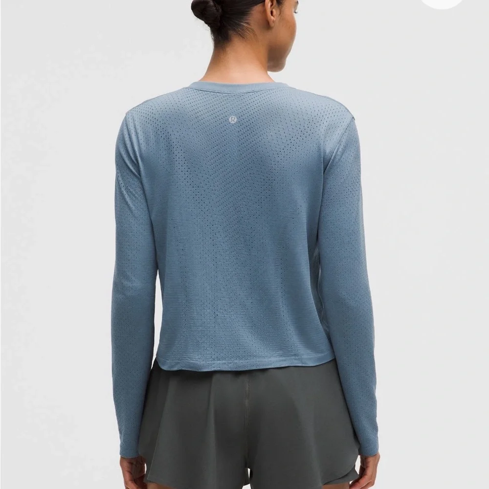 Lululemon Swiftly Open-Hole V-Neck Long-Sleeve Shirt in Steel Blue size 6 - Picture 2 of 4